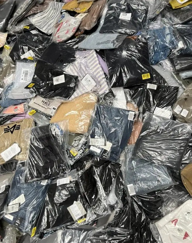 Misch-Paket aus diversen Kleidungsstücken – vielseitige Auswahl für jeden Anlass / pro Kg